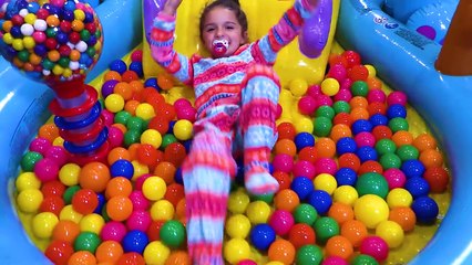 Giant Dubble Bubble Gumball Machine - Bubble Gum Challenge - SUPER GROSS! - MaddaKenz Extended Cut