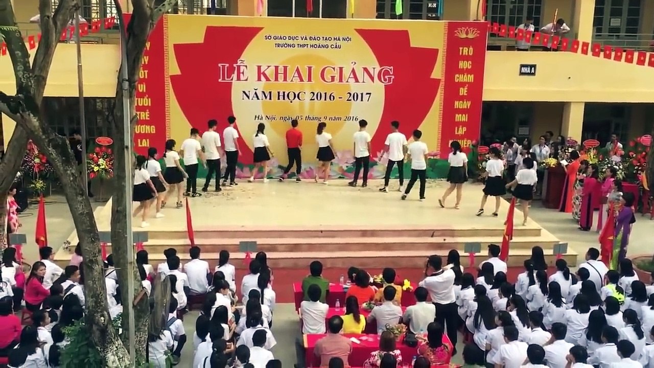 thầy giáo hot boy nhảy đẹp