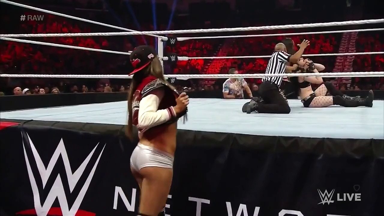 720pHD WWE RAW Paige vs Brie Bella 03