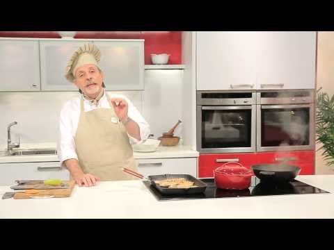 صدور دجاج مشوية بصوص الطماطم - بطاطس بيورية بالفلفل الأحمر | طبخة ونص حلقة كاملة