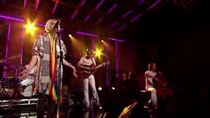 Sia - Breathe Me (Live At SxSW)