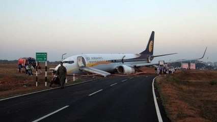 Descargar video: India: aereo esce di pista, 15 feriti