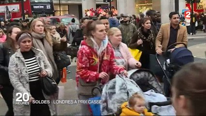 Découvrez les énormes réductions et la foule en délire pour le "Boxing day" à Londres - Vidéo