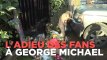 Hommages de fans devant la résidence londonienne de George Michael