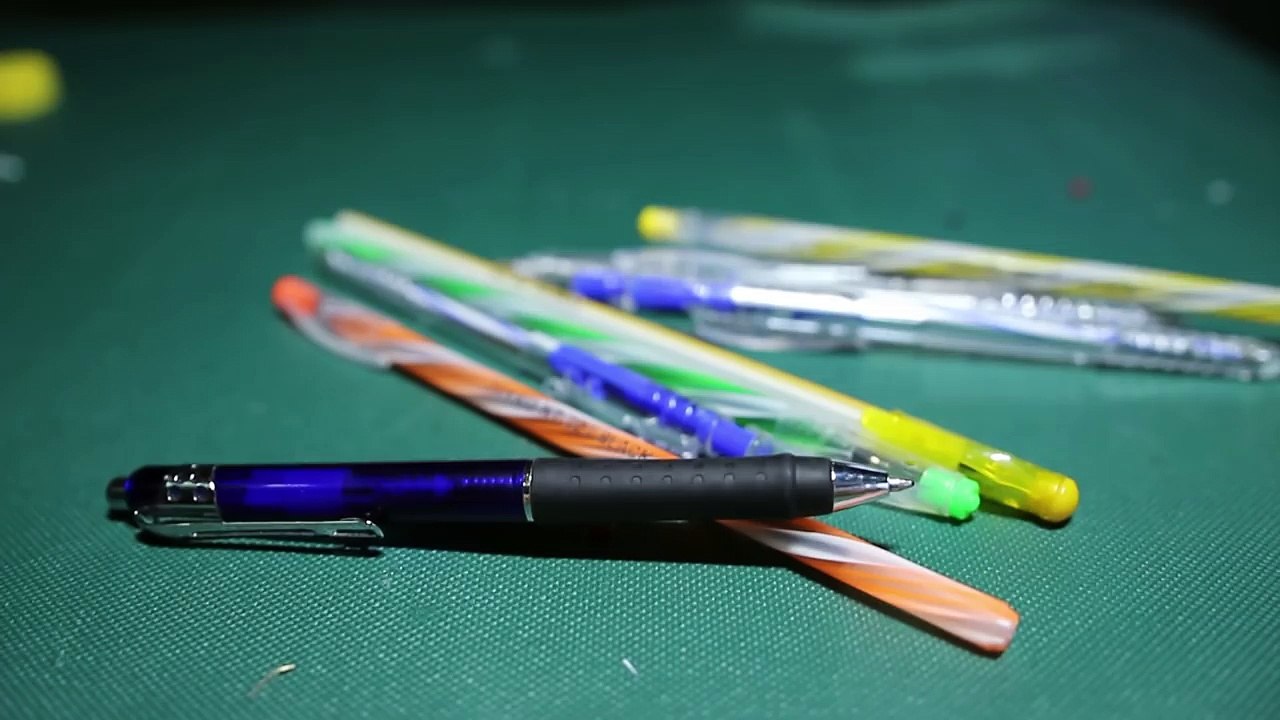 6 Amazing Magic Tricks with Pens-IqLFKuaDZpI