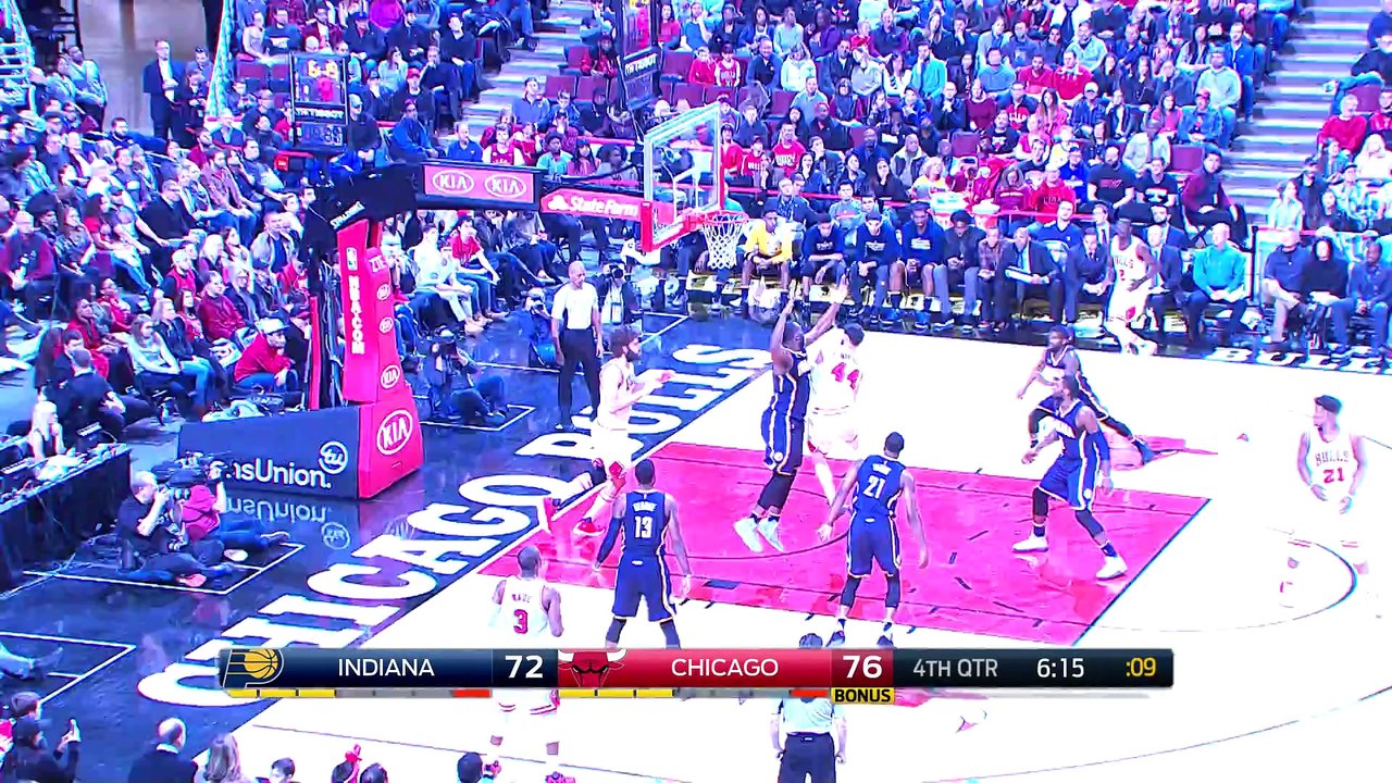 Aaron Brooks Crazy Block On Lopez!  12.26.16