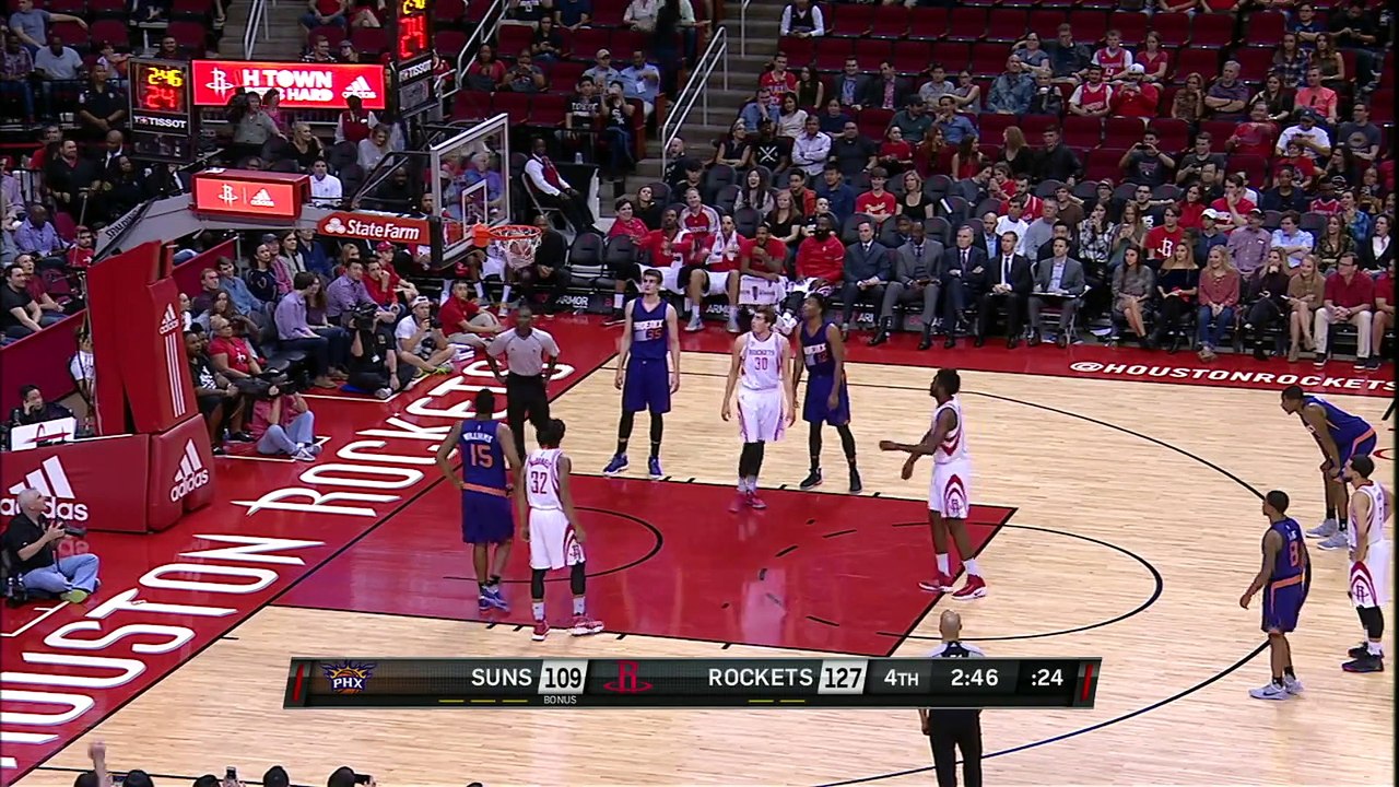 Chinanu Onuaku shoote ses lancers francs à la cuillère !