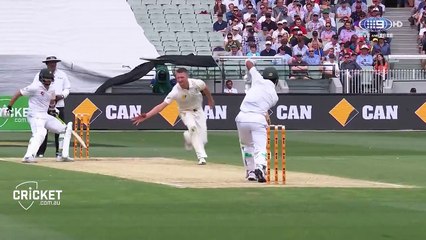 Third umpire mistakenly push the button off out for Azhar Ali