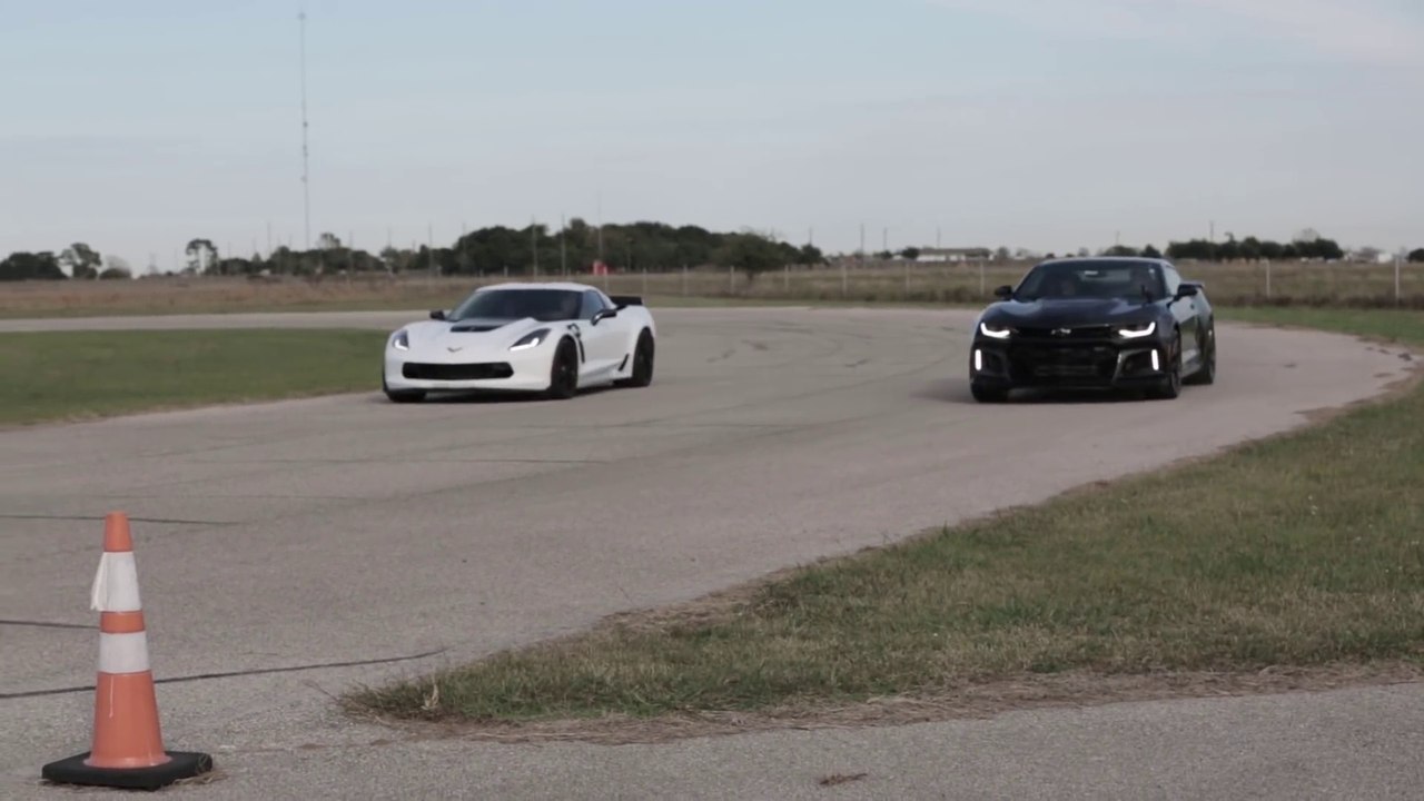 2017 ZL1 Camaro vs Z06 Corvette Roll-on Drag Race