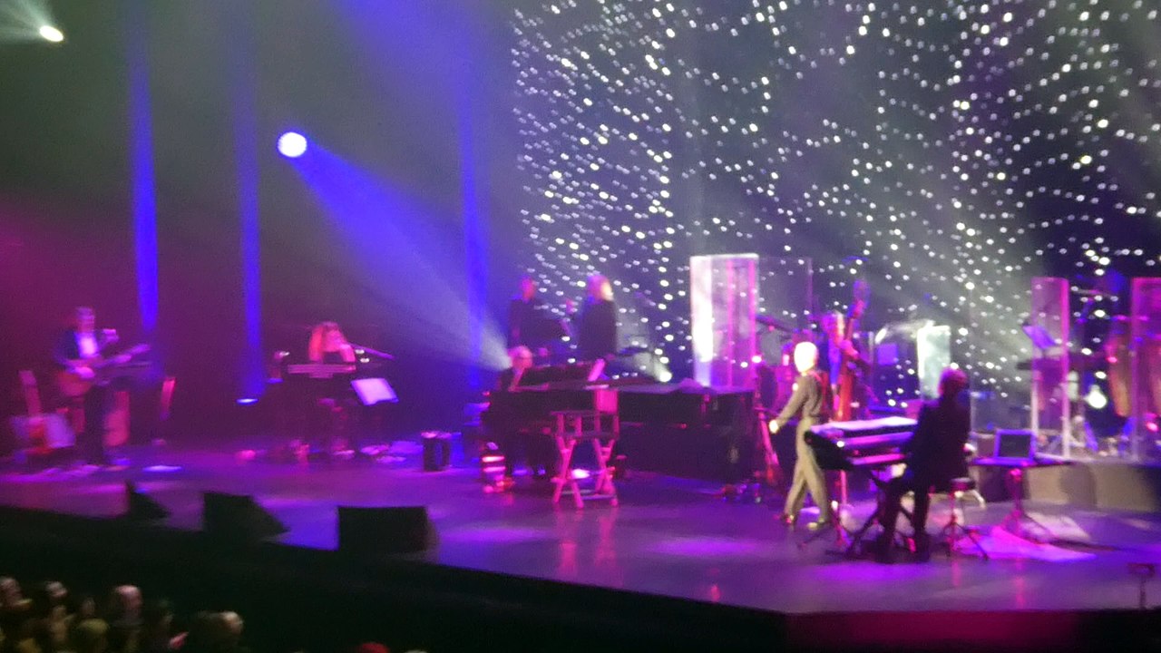 les plaisirs demodes + musiciens - aznavour - palais des sports 21/12/16