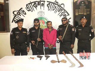 মাদারীপুরে অস্ত্রসহ ডাকাত দলের সদস্য গ্রেফতার