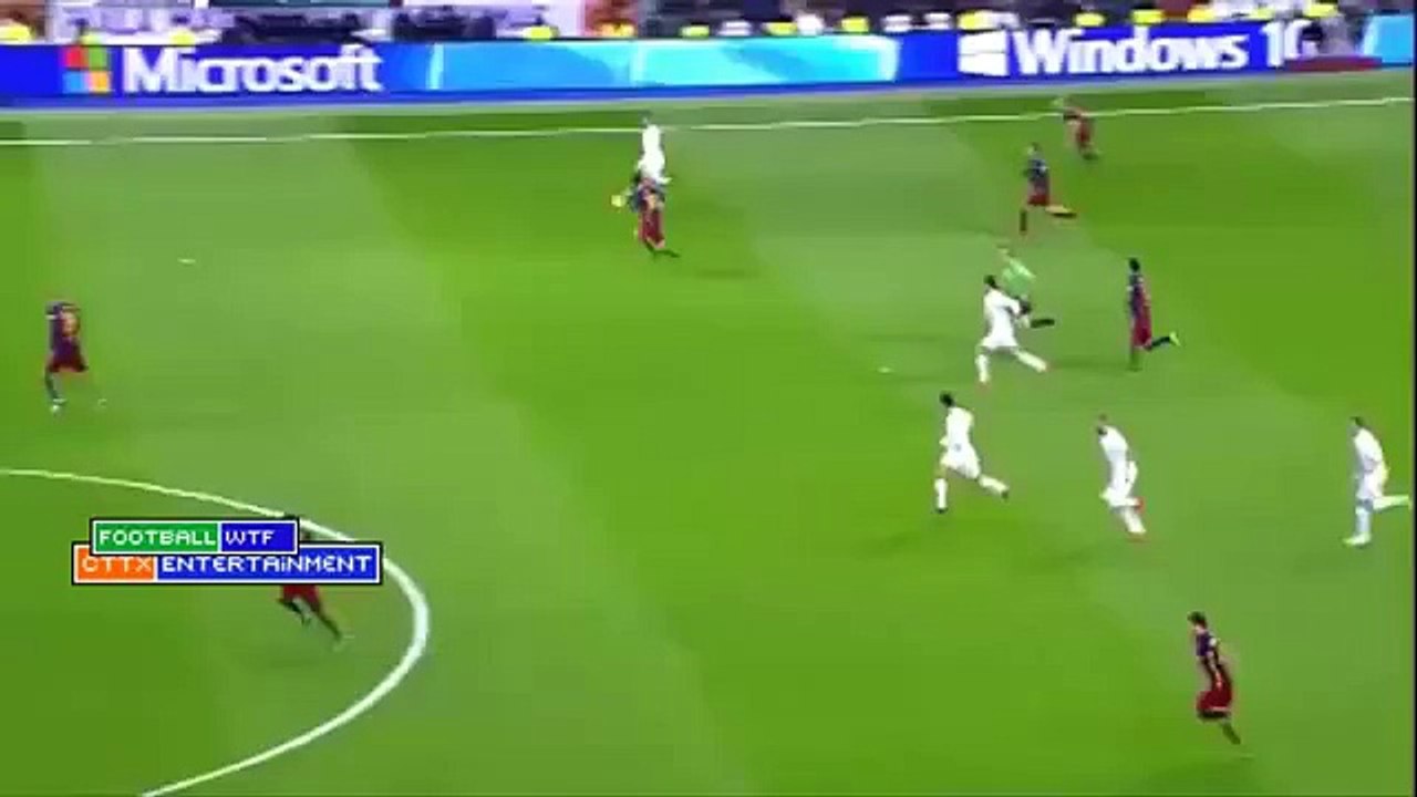 Isco #Incredible #NUTMEG onto Leo Messi
