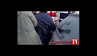 Avukatlara adalet nöbetinde darp