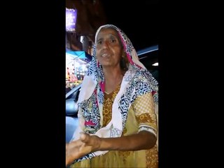 Jharoo Bechne Wali Aunty Imran Khan Ke Liye Kiya Keh Rahe Hai?