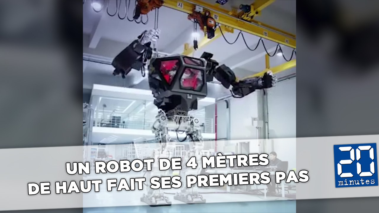 Un robot bipède de 4 mètres de haut fait ses premiers pas