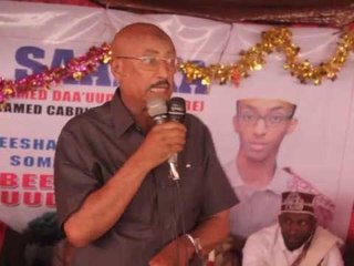 Faysal Cali Waraaabe Oo Ganafka Ku Dhuftey Shirka Beesha Garxaajis