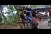 Epic Bike Stunt Fails Compilation New 2016(try not to laugh or grin)-3FNi4_og-IM