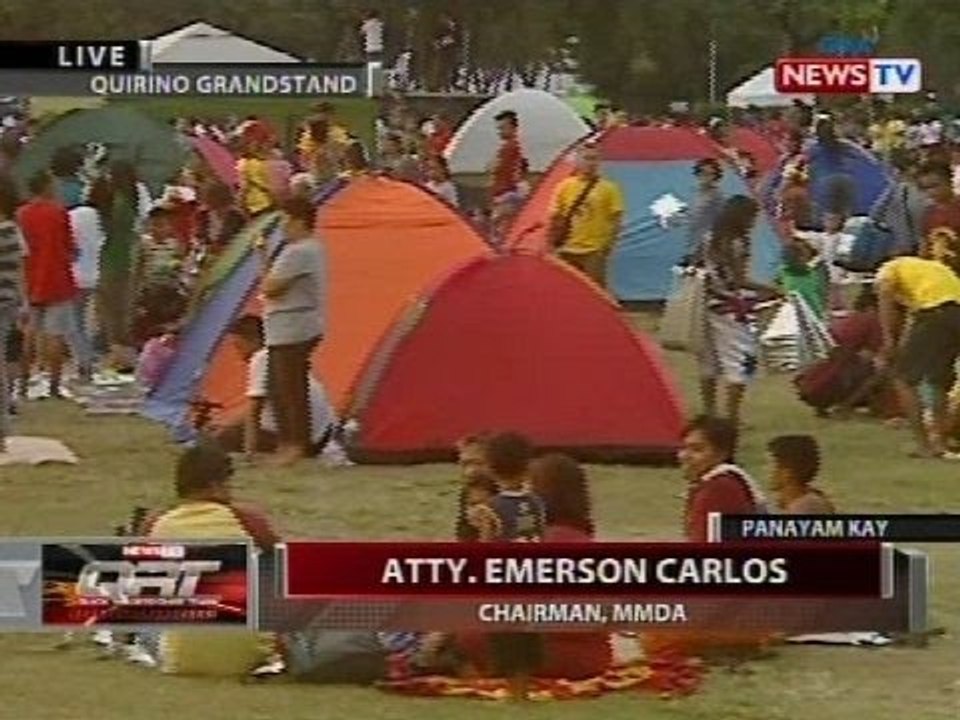 Mga deboto, patuloy ang pagdating para sa tradisyunal na pahalik sa poon