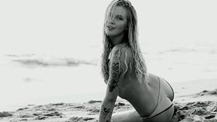 Day 4 - Ireland Baldwin by Doug Inglish (LOVE Advent 2016)