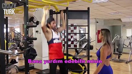 SPOR SALONUNDA KIZLARLA NASIL ÖPÜŞÜLÜR!