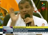 Correa encabeza conversatorio con medios de comunicación desde Manta