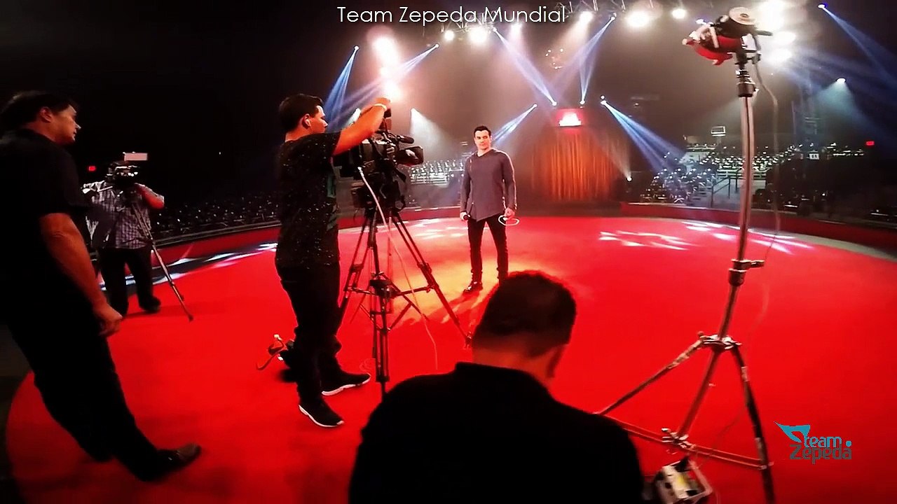 David Zepeda backstage Circo Hermanos Vázquez - Atlanta 2015