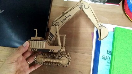 Cách làm xe Múc xây dựng bằng các tông