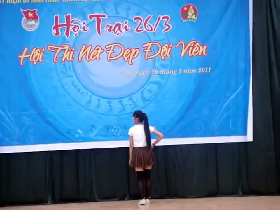 Tài năng của Khánh Vy- 7 thứ tiếng và nhảy đẹp thật