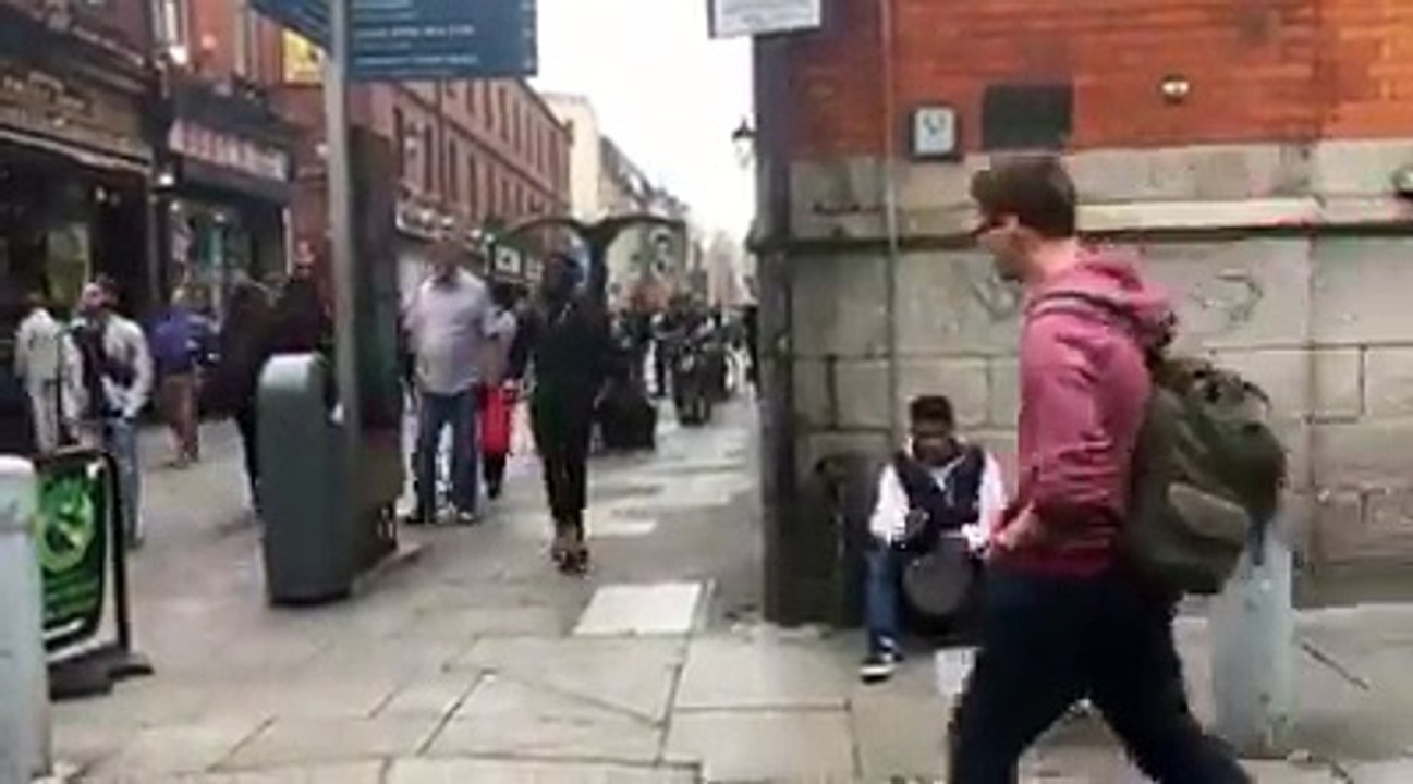 oops! theft in front of public