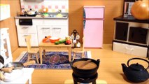 Omurice egg rolls cooked by miniature toy Japanese cooking