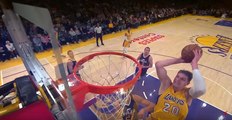 Timofey Mozgov fait une grosse brique sur une tentative de dunk