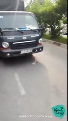 Xe của bộ công an mà muốn làm gì thì làm mà