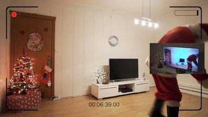 Il prouve à sa fille que le père Noël existe en le filmant