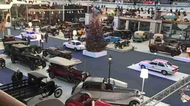 Los cien años de BMW aparcan en el museo del automóvil de Bruselas