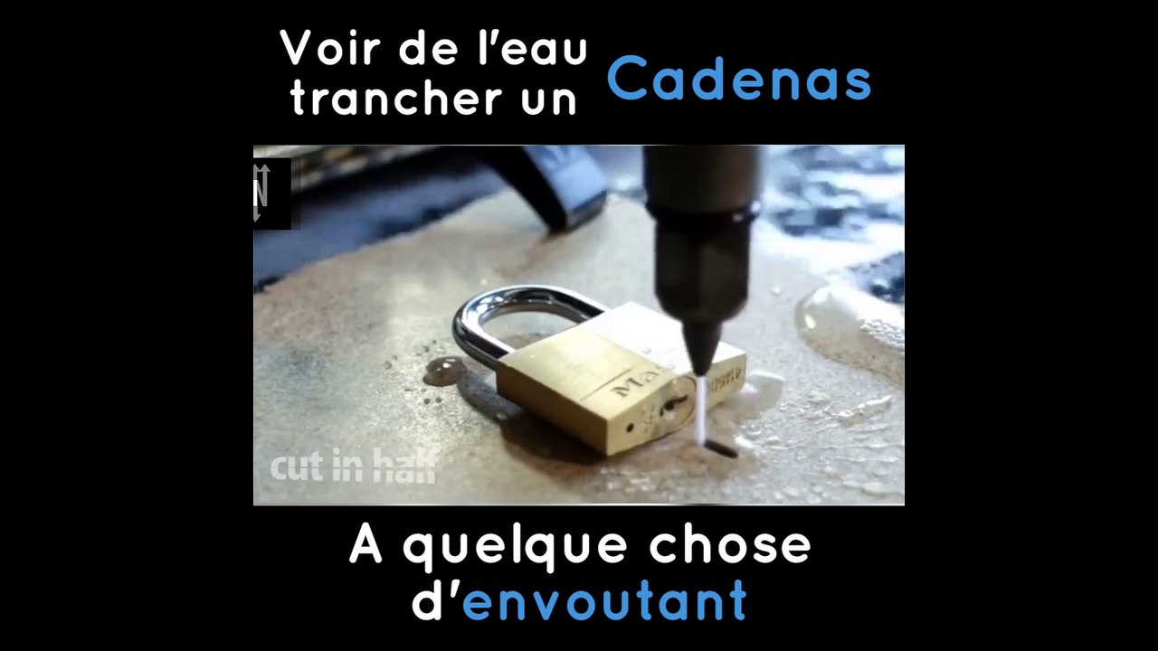 Un jeat d'eau coupe un cadenas en deux