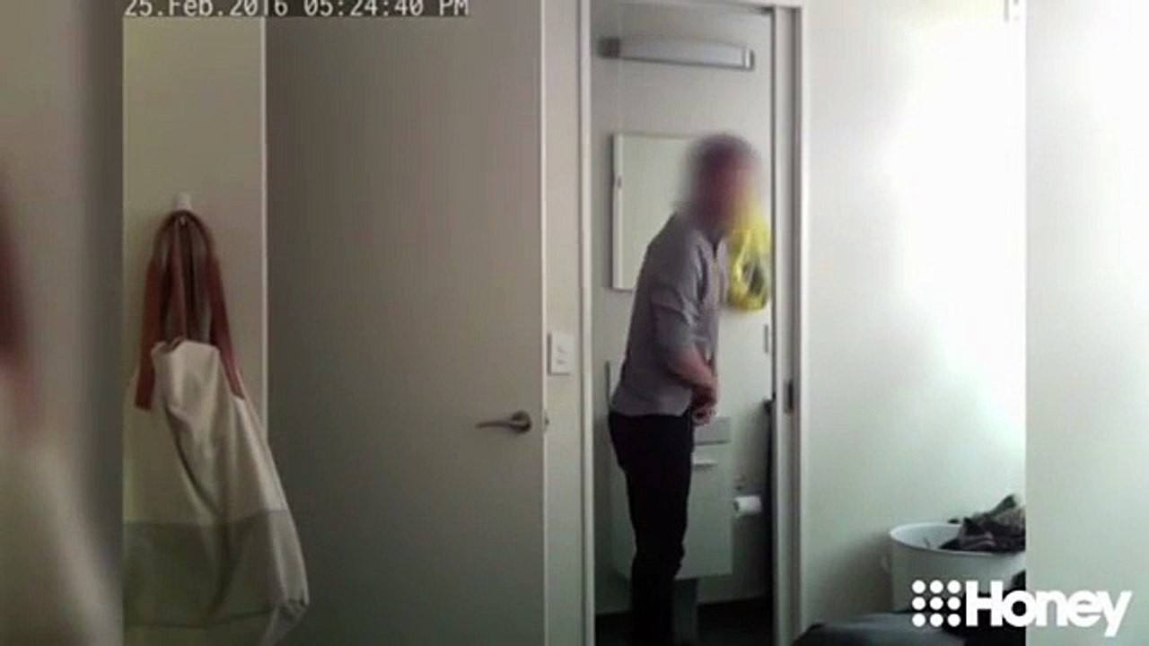 Elle a mis une caméra cachée dans sa salle de bain et elle a découvert le truc dégueulasse que son colloc fait