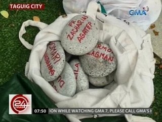 Mga batong may pangalan ng mga biktima ng Martial Law, inilagay sa paglilibingan daw ni Marcos
