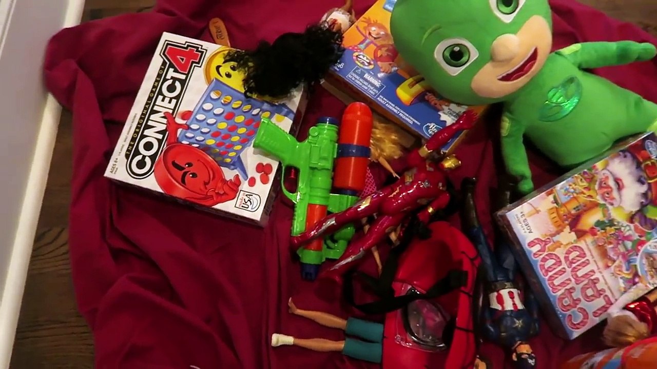Bad Baby Santa Claus STUCK In Chimney! - Shasha, Shiloh Fire BOMB - Onyx Kids-Ib-RZUR_IoI