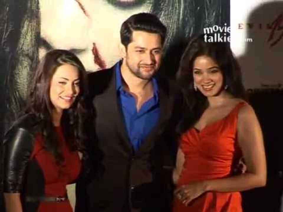 Tia Bajpai, Vikram Bhatt, Bhushan Patel And Vidya Malavade At '1920 Evil - Returns' First Look