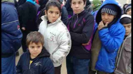 Miles de evacuados de Alepo se refugian en las antiguas fábricas de Yebrín