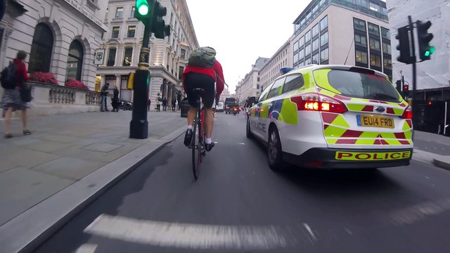 London Road Rage - Angry Cabbie vs Cyclist - LT64 EBM [EXPLICIT]