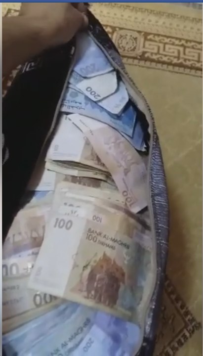 شاهد المغربي الذي لا يتعامل مع الابناك و اين يضع امواله