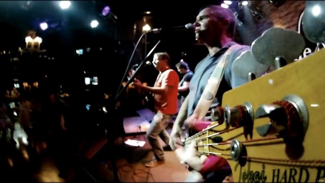 Девушка в ресторане. Группа примус лоза. Лоза - девочка в баре. Лоза - девочка в баре. Ю.