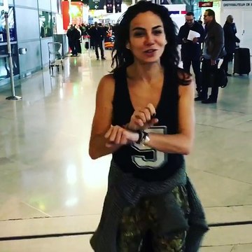 Tomer Sisley ligote sa femme Sandra Zeitoun dans un aéroport !