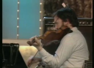 Charley Pride - Kiss An Angel Good Morning