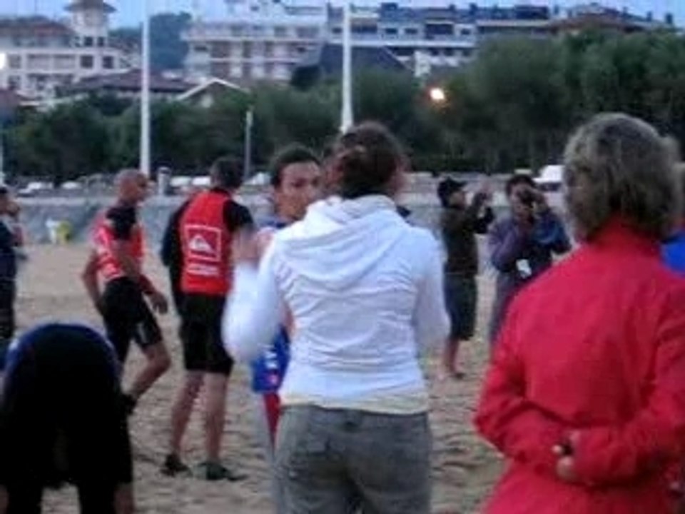 Quiksilver paddle board race 2007: Les danseurs basques!