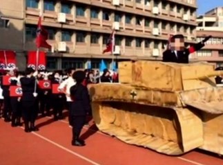 Public (bad) Buzz : Des étudiants rendent hommage à Adolf Hitler avec un défilé nazi !