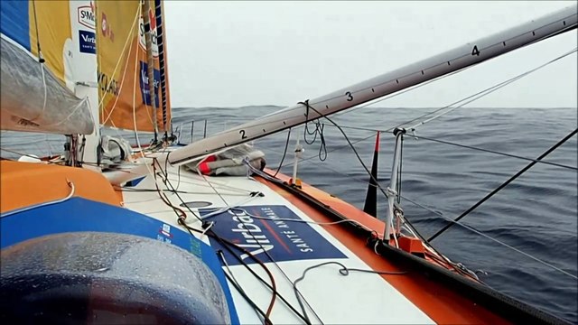 D52 : Jean-Pierre Dick coincé dans la pétole / Vendée Globe