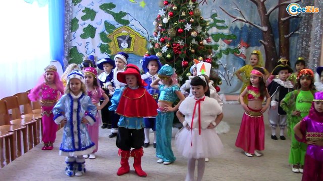 Дед Мороз в Детском Саду НОВОГОДНИЙ УТРЕННИК для малышей ПОДАРКИ и Игрушки Видео для детей Tiki Taki