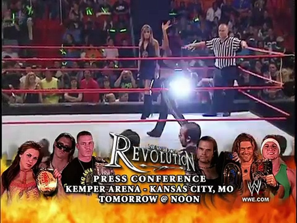 WWE RAW 01-01-07 Melina vs Maria